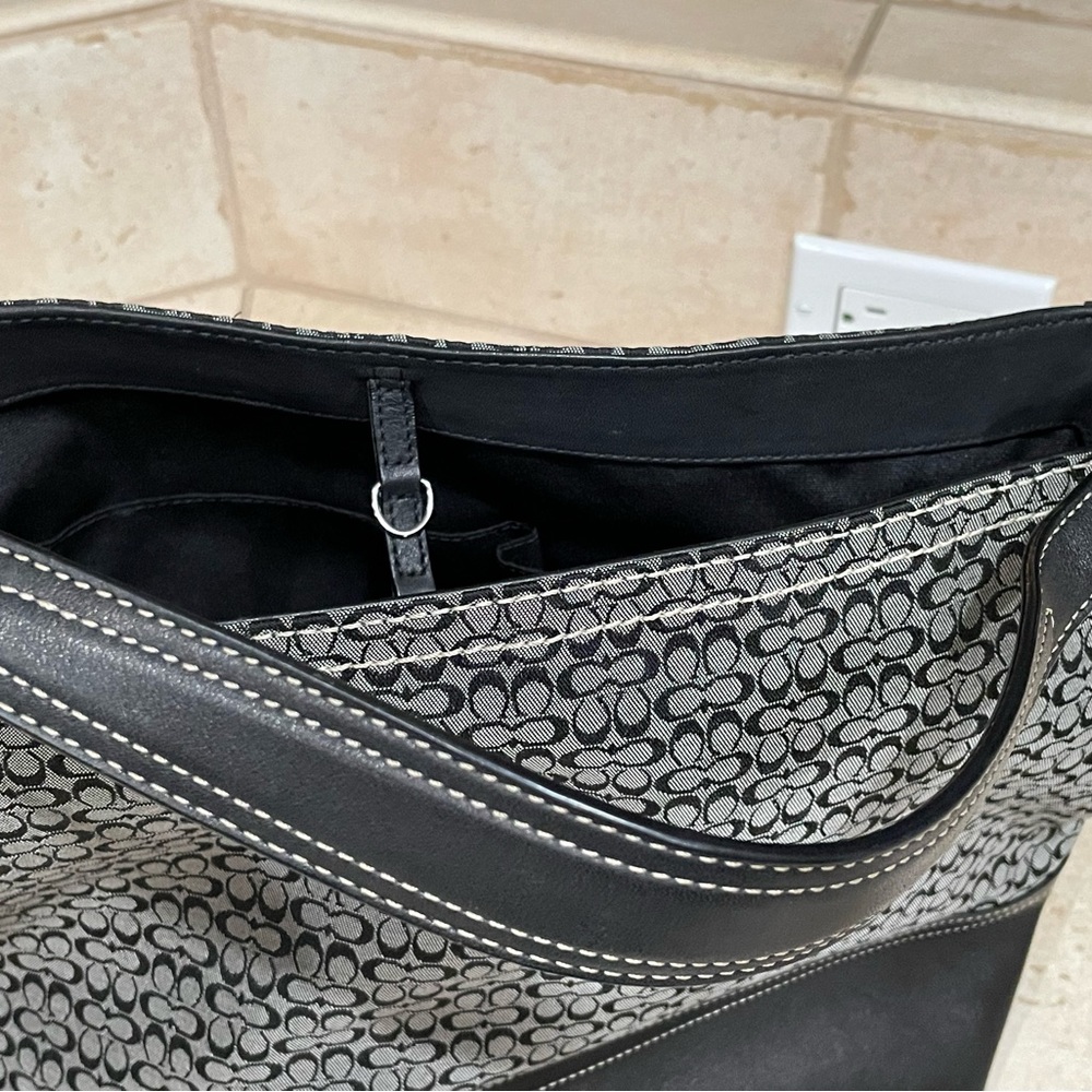 Authentic Coach Handbag - Picture 6 of 7